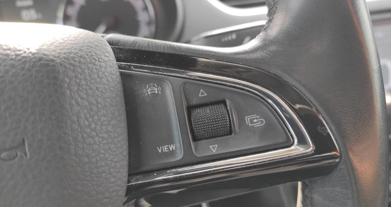 Skoda Octavia cena 55950 przebieg: 204700, rok produkcji 2018 z Leszno małe 37